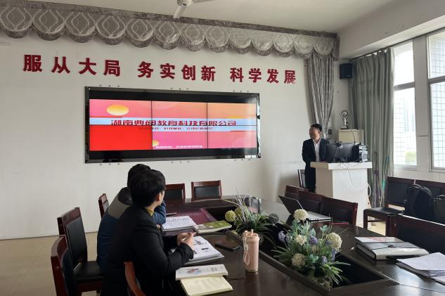 訪企拓崗促就業(yè) 經(jīng)濟與管理學院深入推進移動互聯(lián)網(wǎng)研發(fā)與維護領(lǐng)域合作